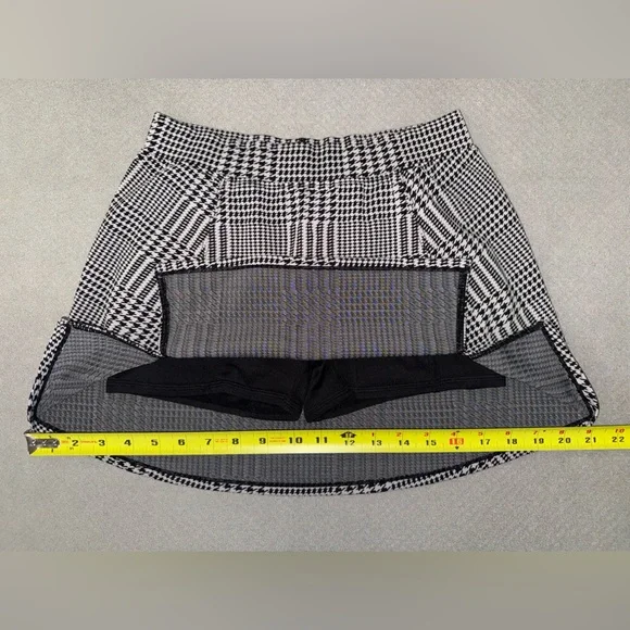 ALO Black & White Plaid A-Line Mini Skort - Picture 3 of 4